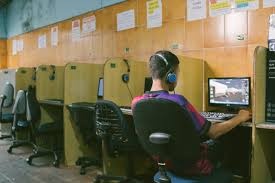 Lan House (para quem viveu o auge nos anos 2000)